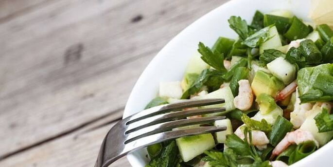 Zeleninový salát by měl být často přítomen ve stravě na hubnutí